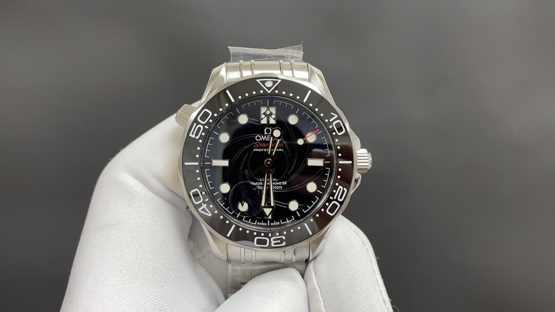 Omega 007 42mm